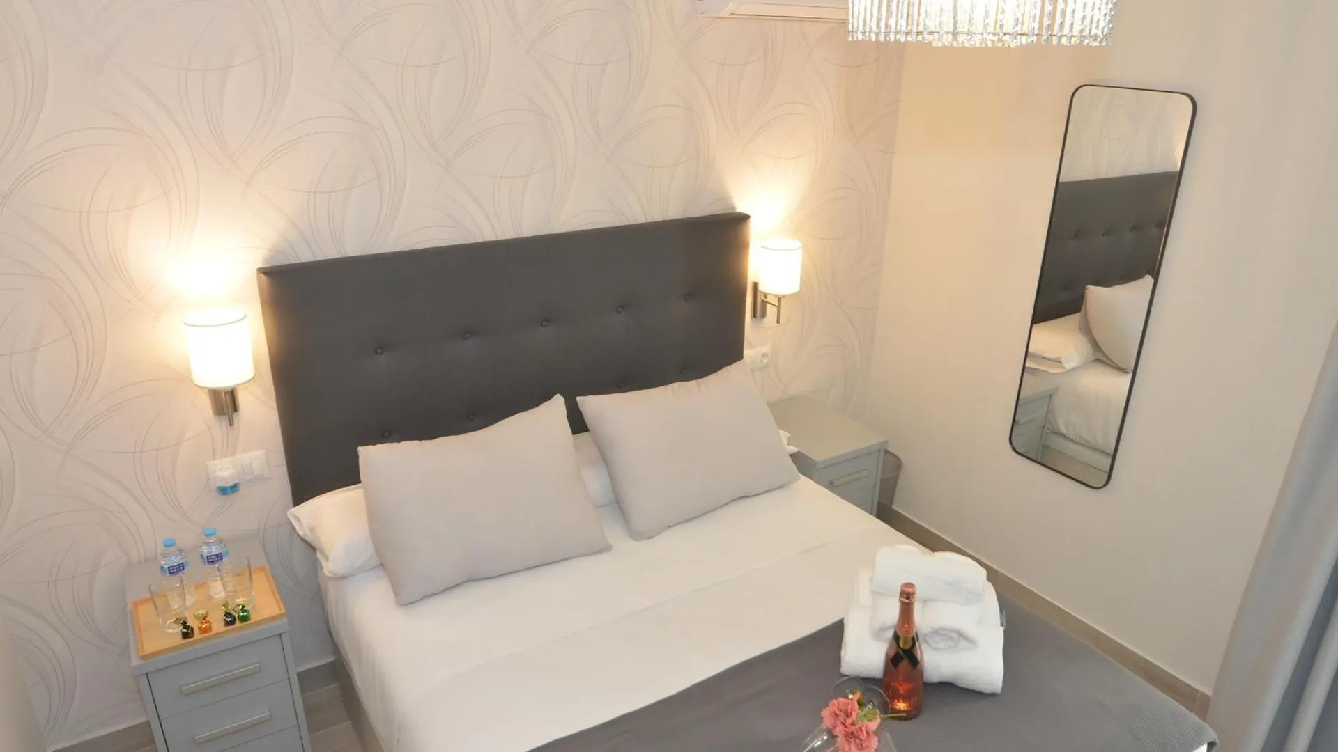Alojamiento Beethoven Luxury Málaga Affittacamere